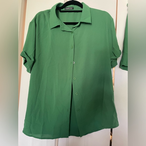 Green two piece set - Picture 2 of 3